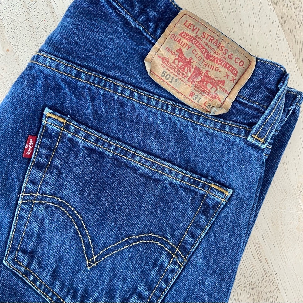 Levi’s Men’s 501 Dark Wash Denim Original Fit Bootcut Jeans Size W31 L30